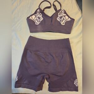 Stylish Women's Sports Bra and Shorts Set in Purple